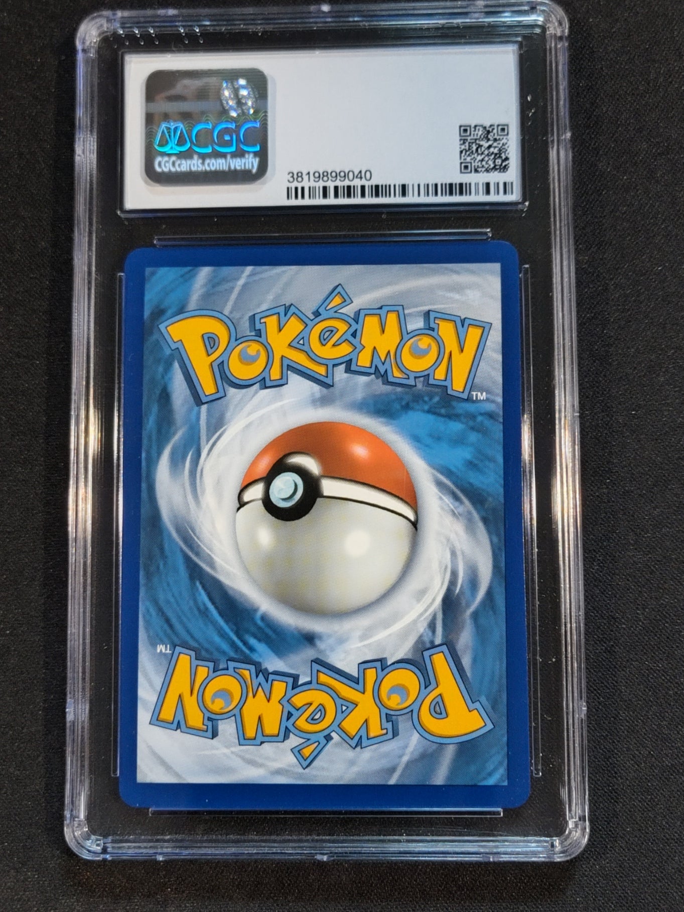 Pikachu VMAX 044/185 Vivid Voltage CGC 9